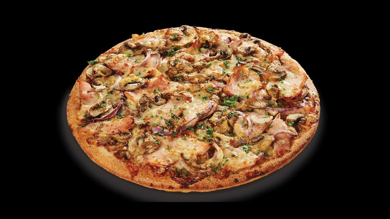 BBQ Chicken and Mushroom Pizza