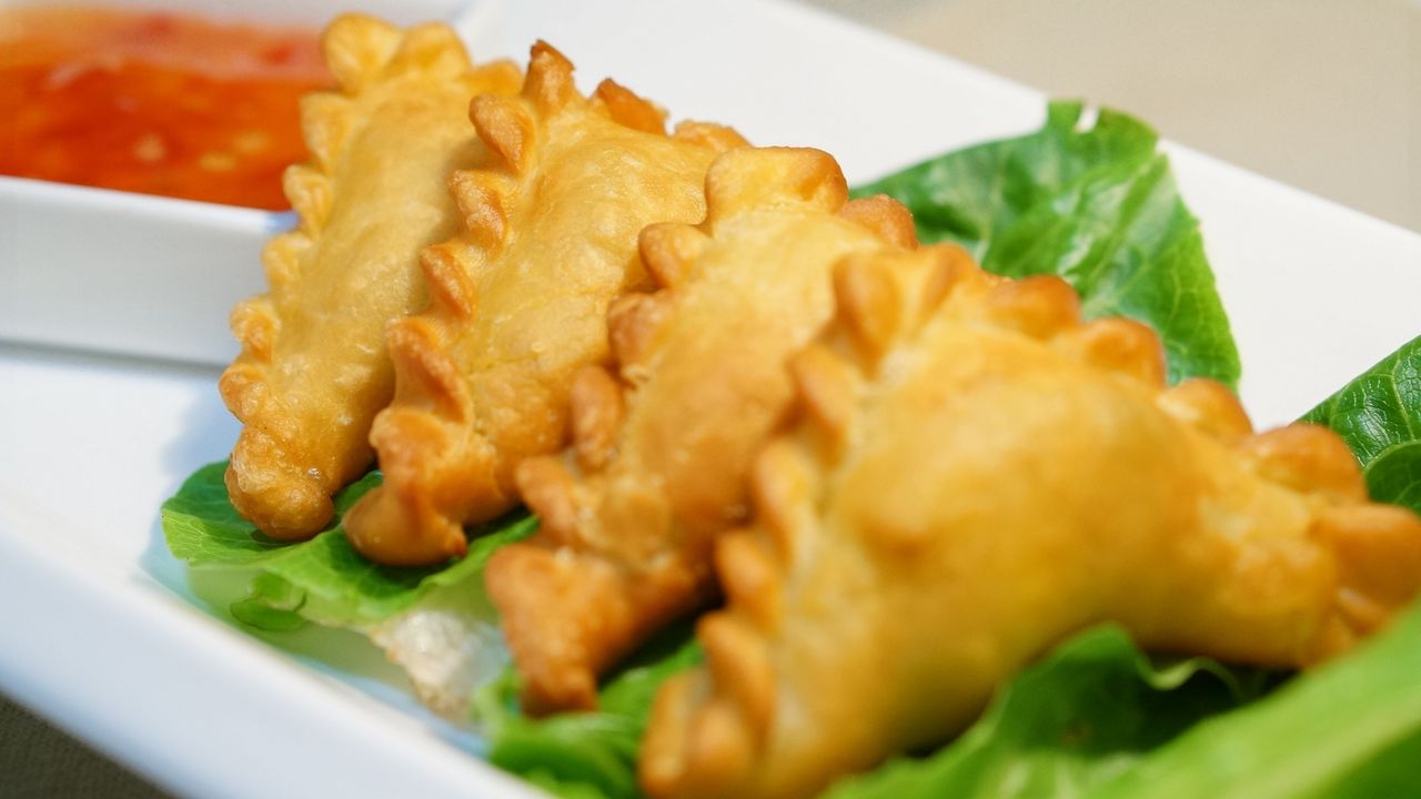 3. Thai Curry Puff (4 Pieces)