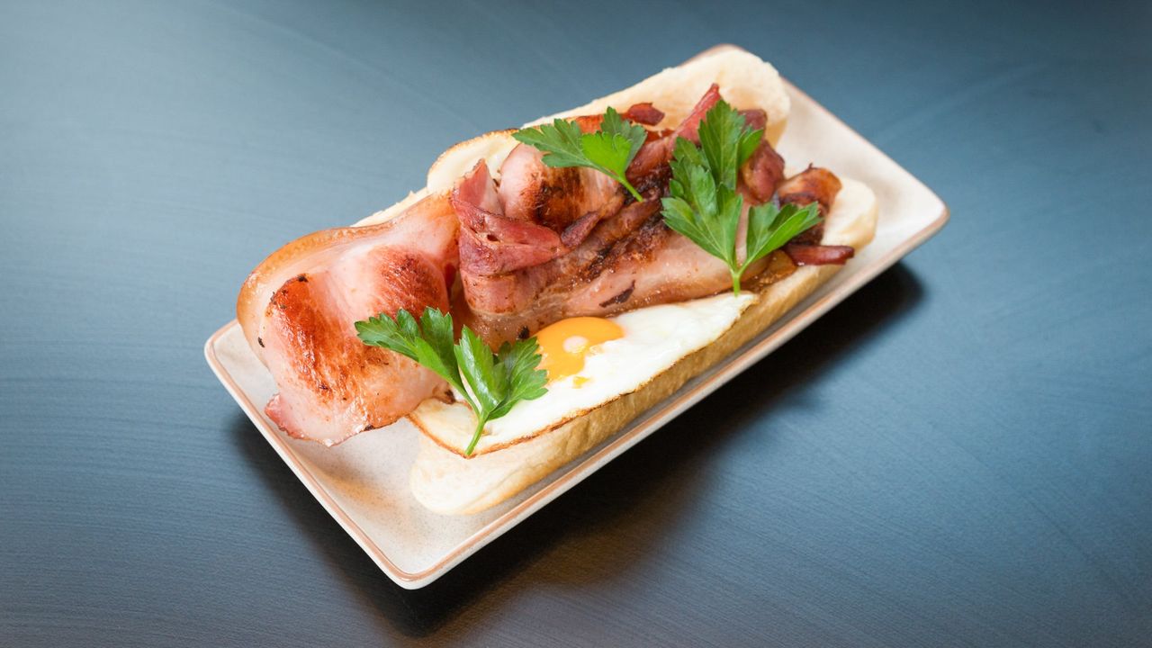Bacon & Egg Roll