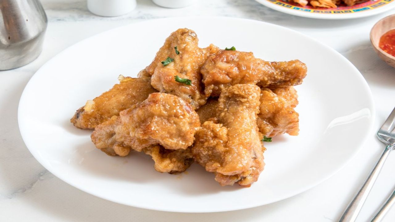Crispy Chicken Wings (4 Pieces Per Serve)