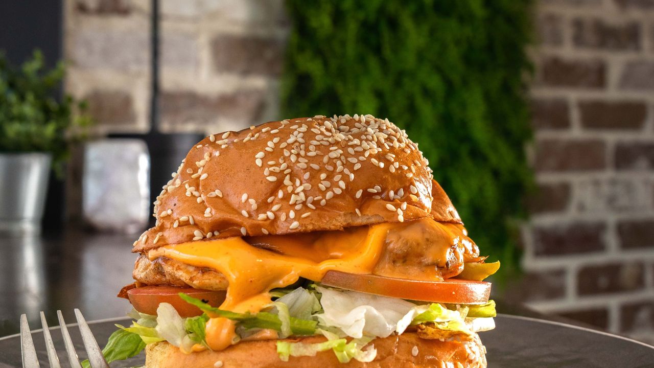 Chicken Burger Deluxe