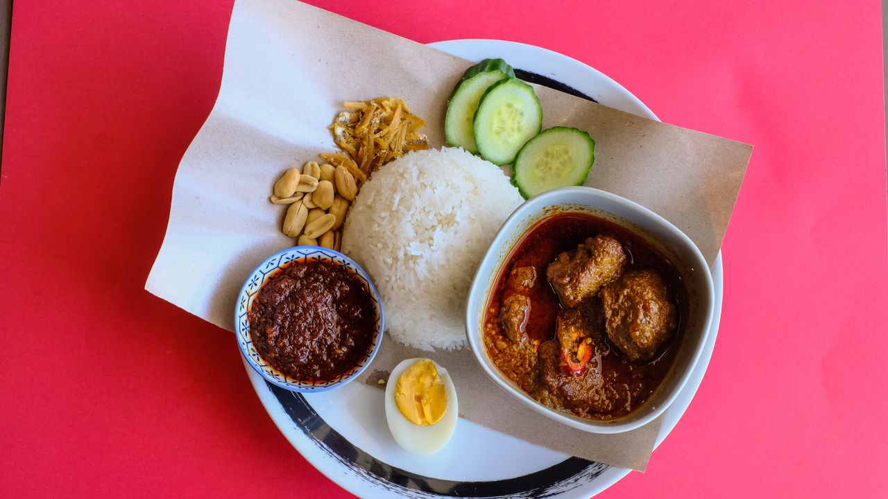 Nasi Lemak ( Beef Rendang)