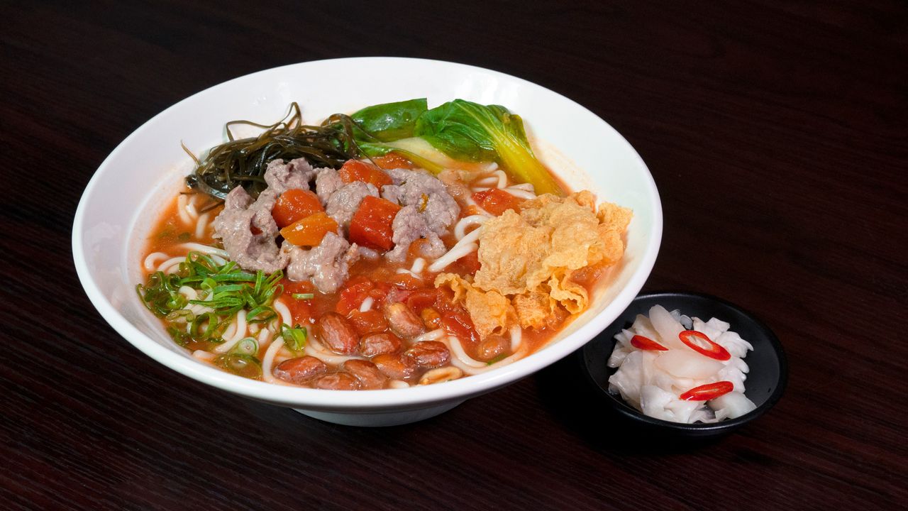 15. Beef Rice Noodle in Tomato Soup 番茄牛肉湯米粉