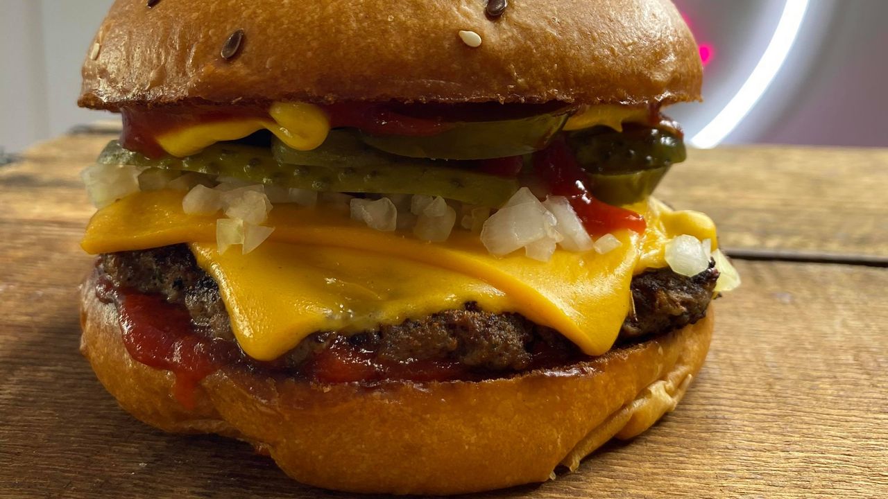 Cheeseburger Deluxe
