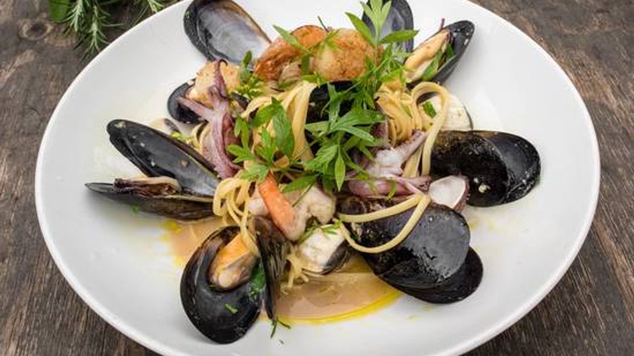 Linguine Marinara Bianco