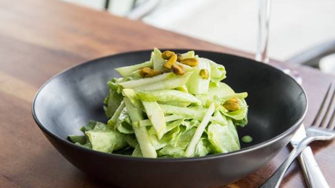 Pear, Cos and Pistachio Nut Salad (V)(GF)(DF)