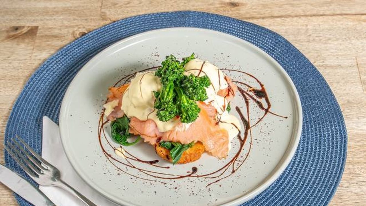 Eggs Benedict Your Way