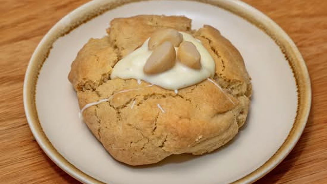 Macadamia and White Chocolate Cookie