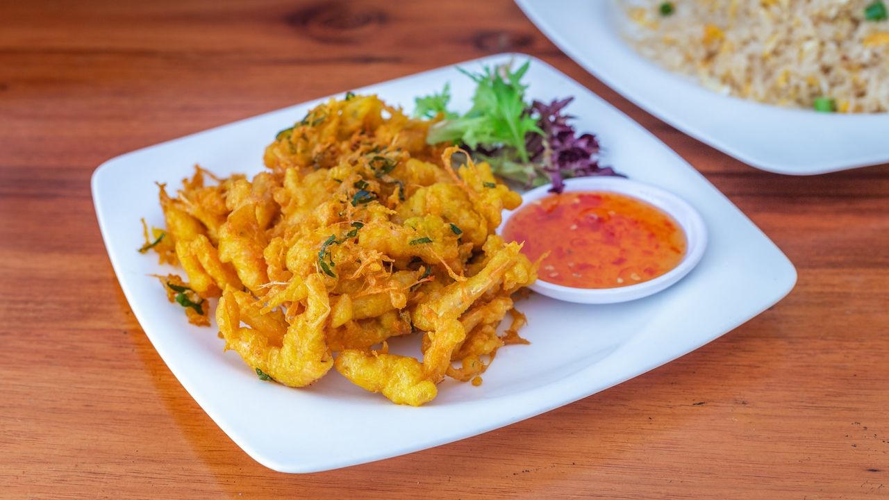 Goong Pear Tod (Spicy)