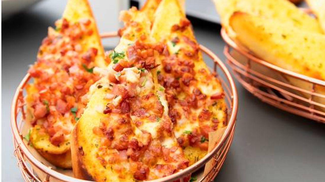 Cheese & Bacon Garlic Bread