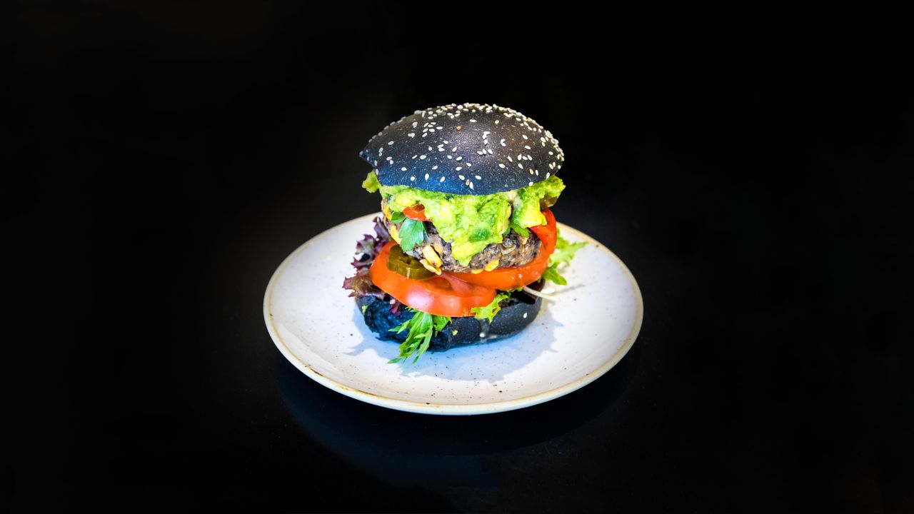 Charcoal Bun Burger (VE)
