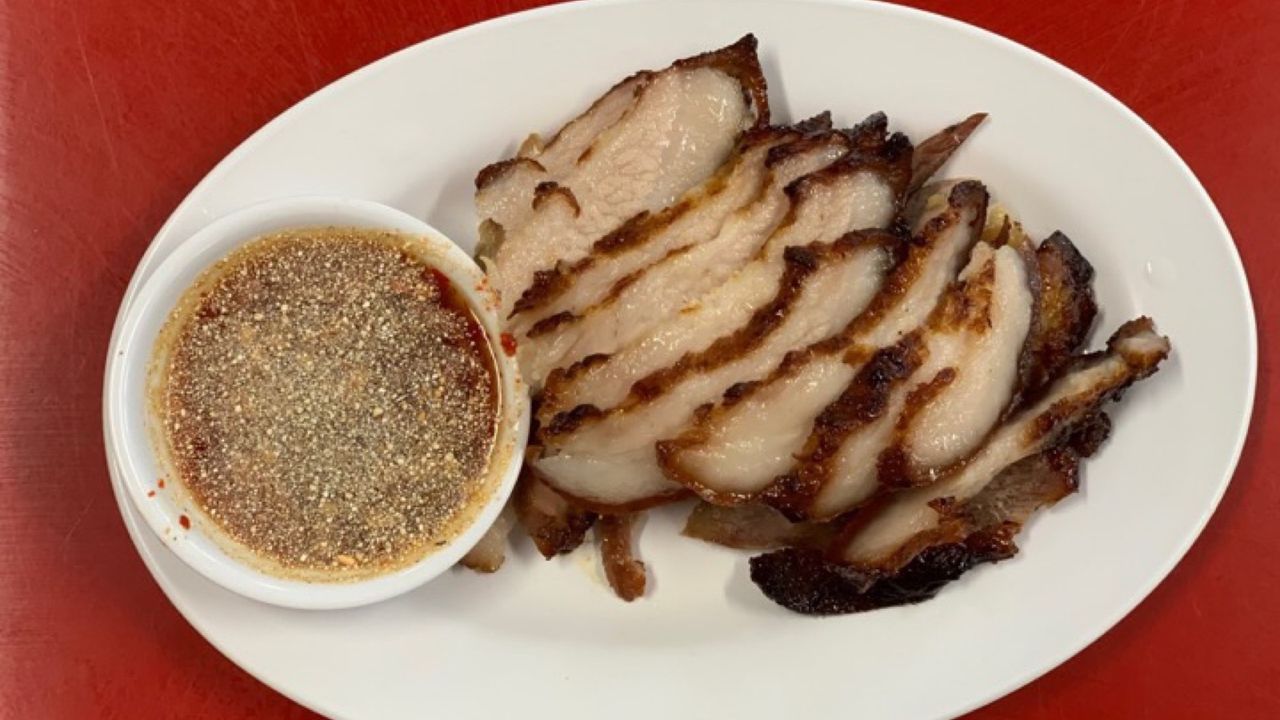 Grilled pork neck (คอหมูย่าง)