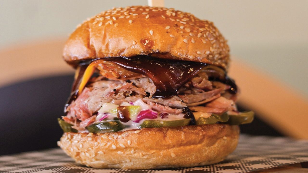 Pulled Pork Deluxe Burger