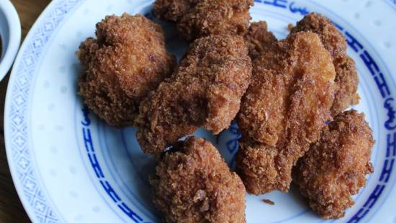 Fried chicken with pepper/charsiu sauce