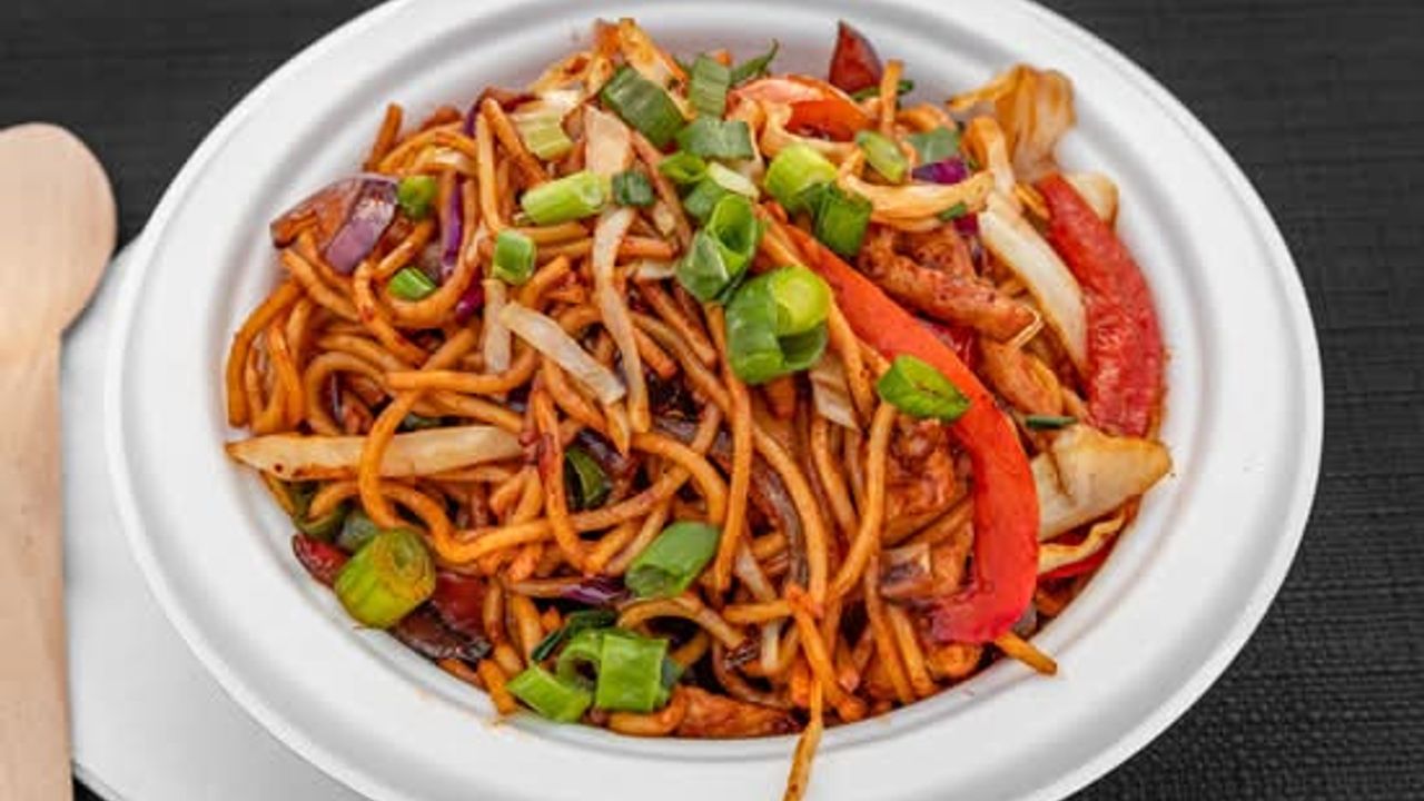 Vegetable Chow Mein (V)