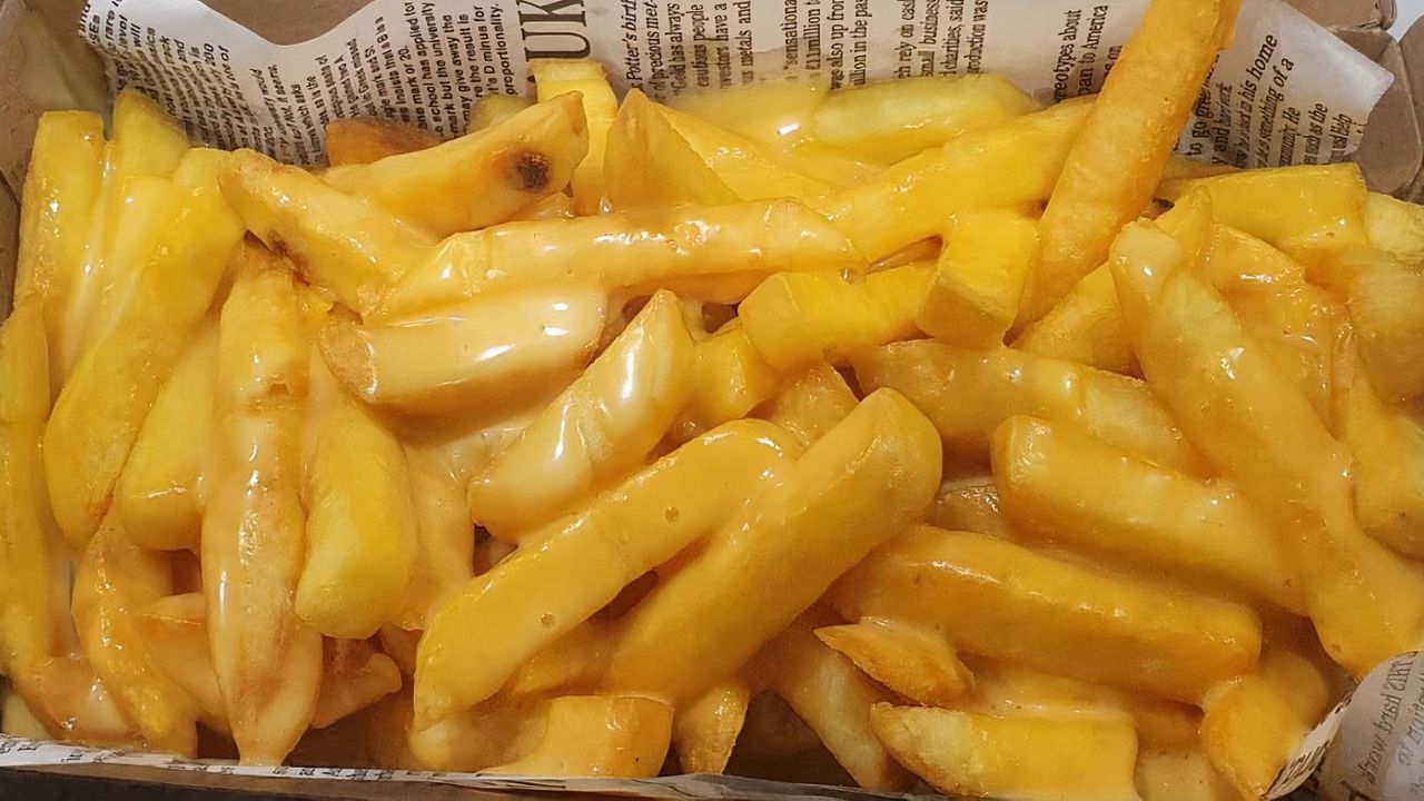 Cheesy loaded chips