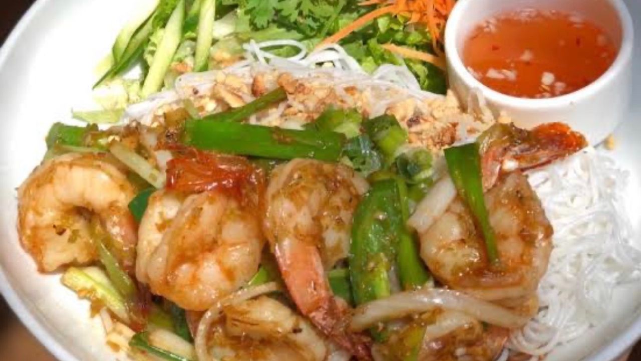Stir Fried Lemongrass with Prawn