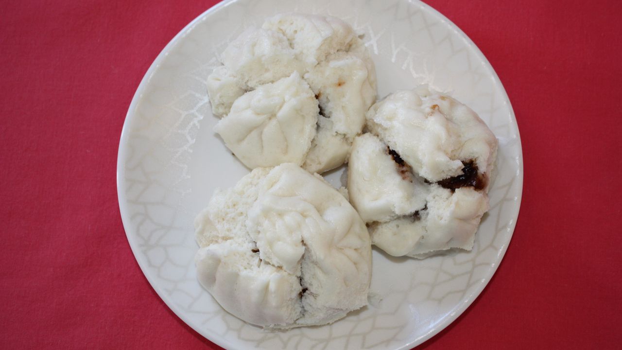 Baozi Stuffed with BBQ Pork (2 Pieces)