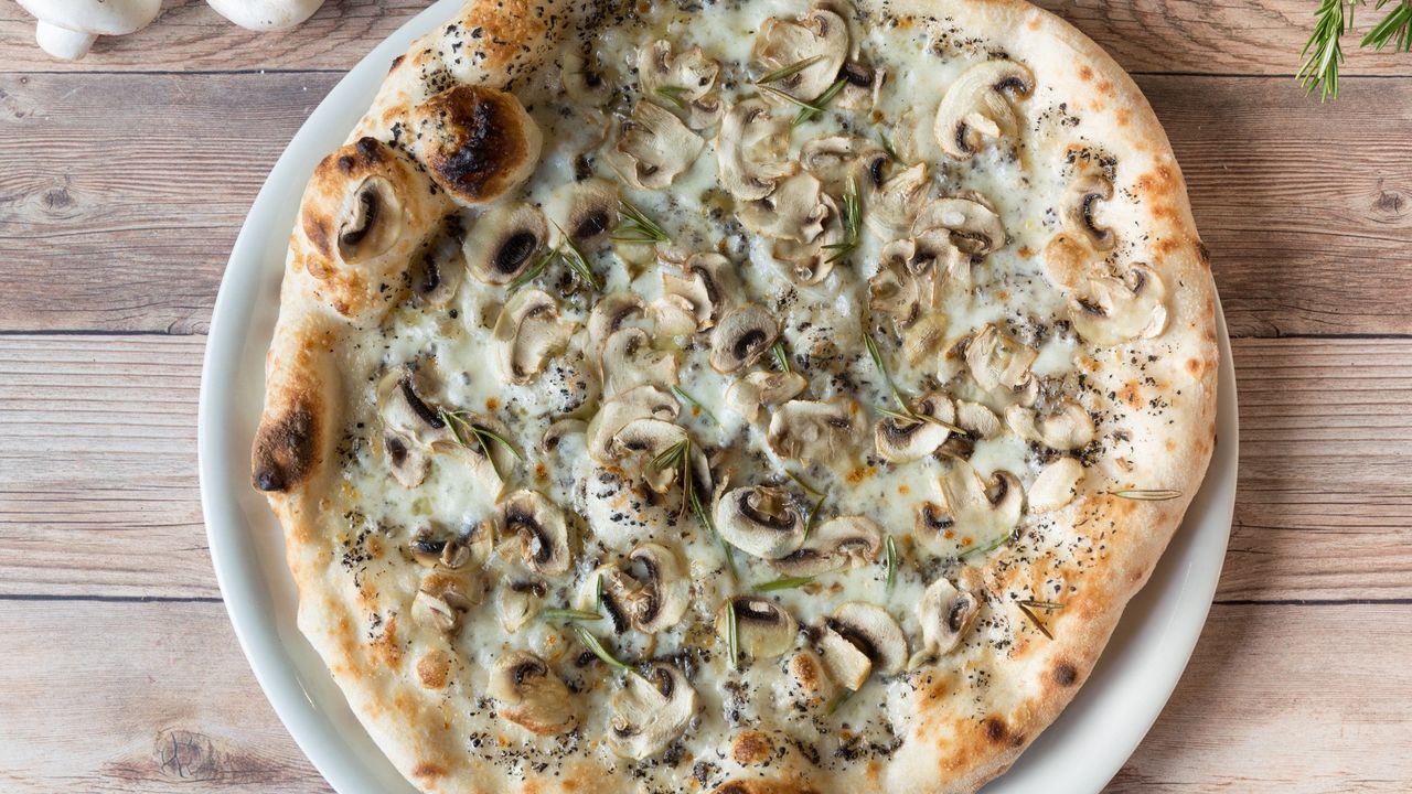 Wild Mushroom Pizza (v)