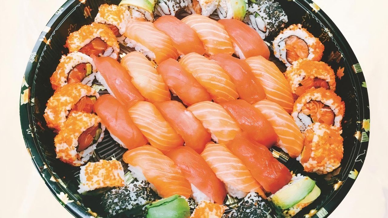 Sushi Deluxe Platter