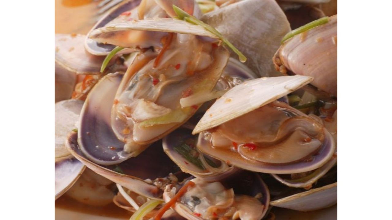 Pipis in Singapore Style