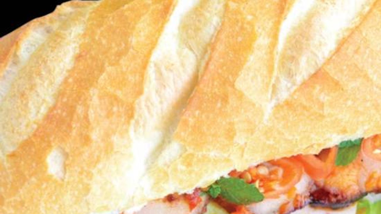 Vietnamese Bread Roll (Banh Mi)