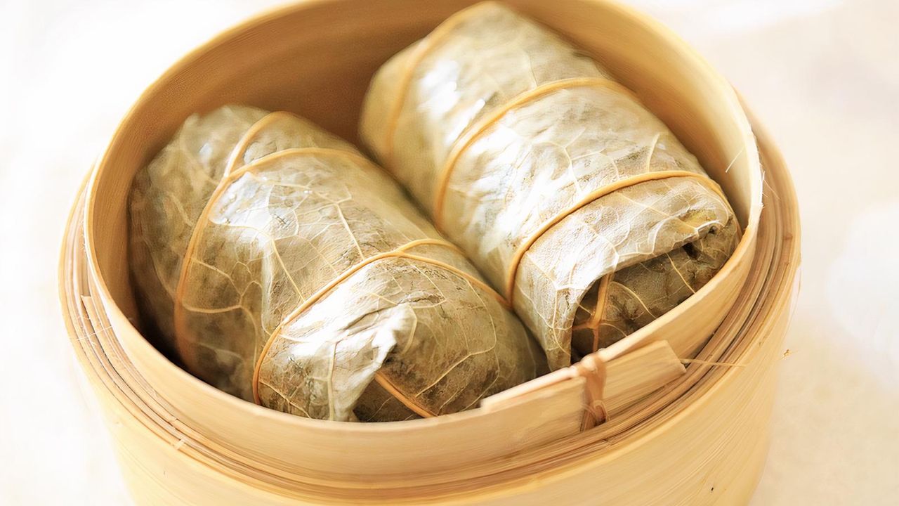 12 Mini sticky rice in lotus leaf (2 pcs)
