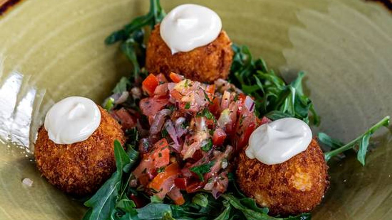 Cheesy Fried Arancini Balls