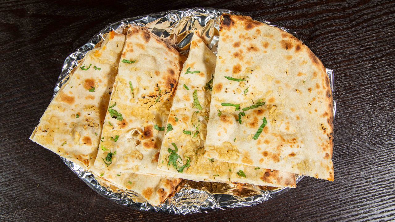 Garlic Naan (Mild)