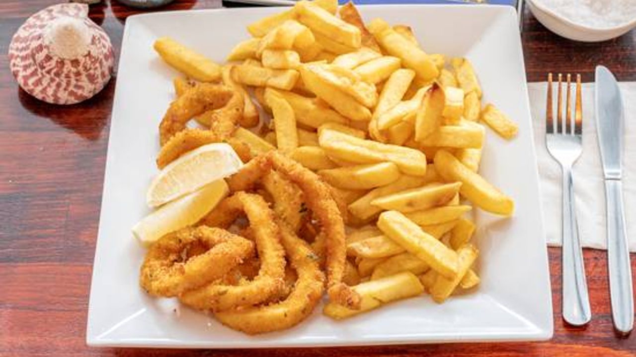 Kids Four Calamari and Chips