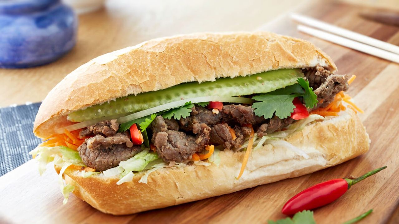 Lemongrass Beef with can drink