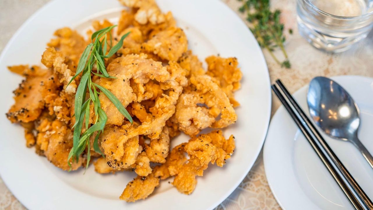 Fried Chicken with Garlic and Pepper