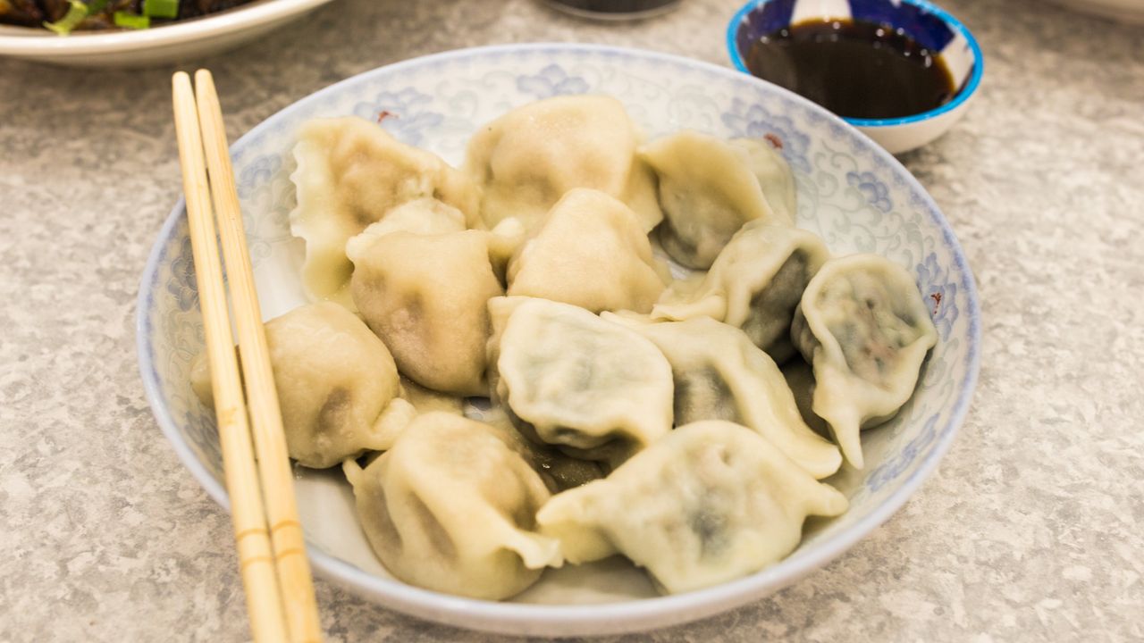 Pork and Cabbage Dumplings (12 Pieces)