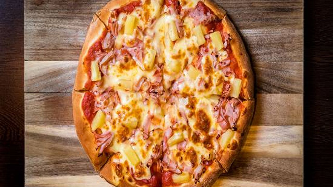 Hawaiian Pizza