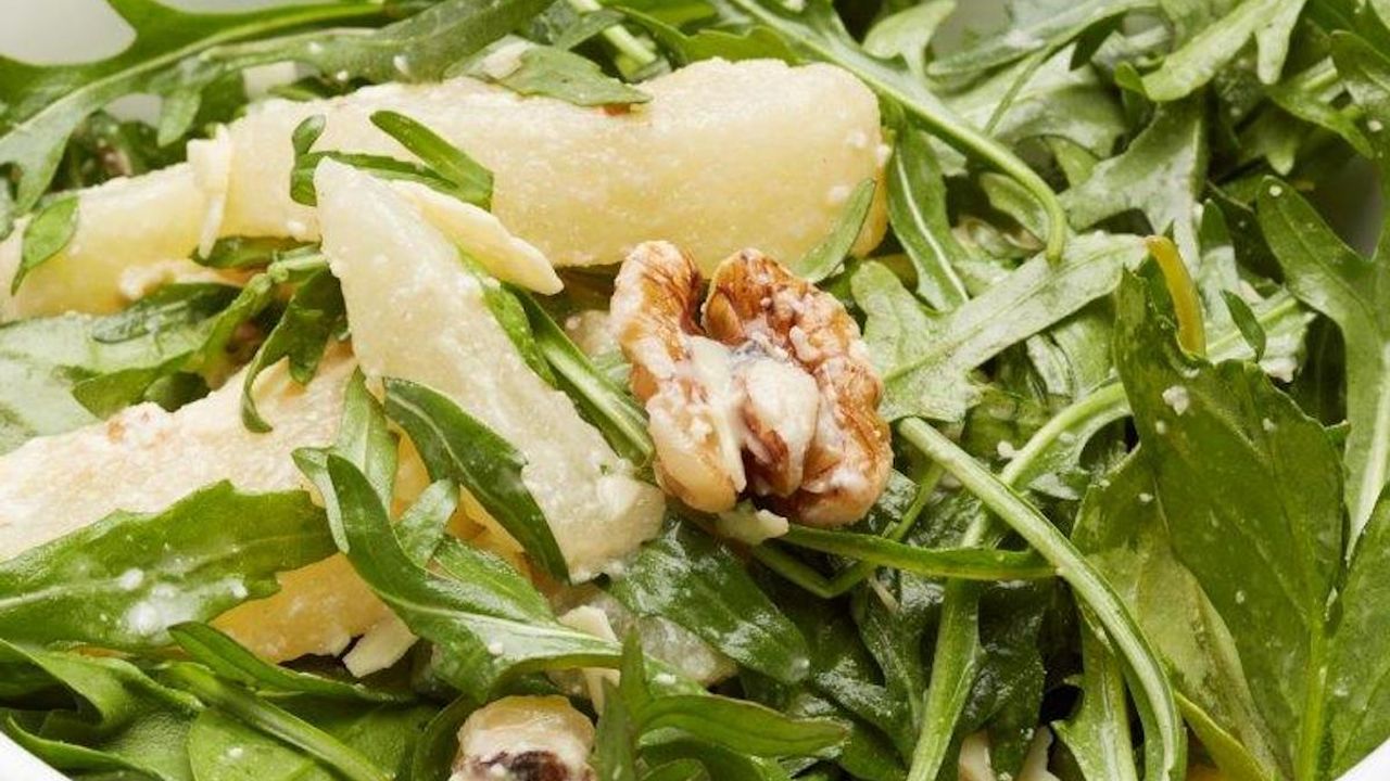 Pear, Parmesan, Walnut and Roquet Leaf Salad (v)(gf)