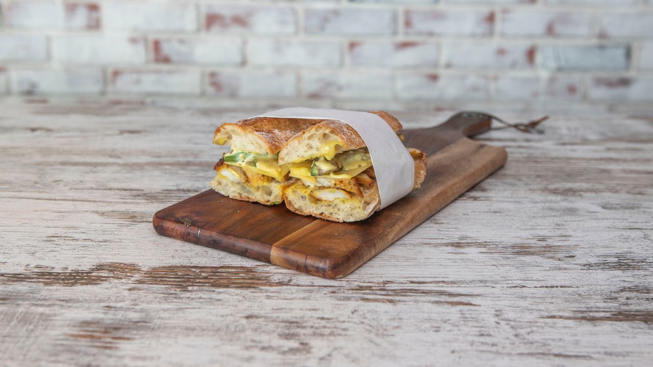 Chicken Cheese and Avocado (Bagel)