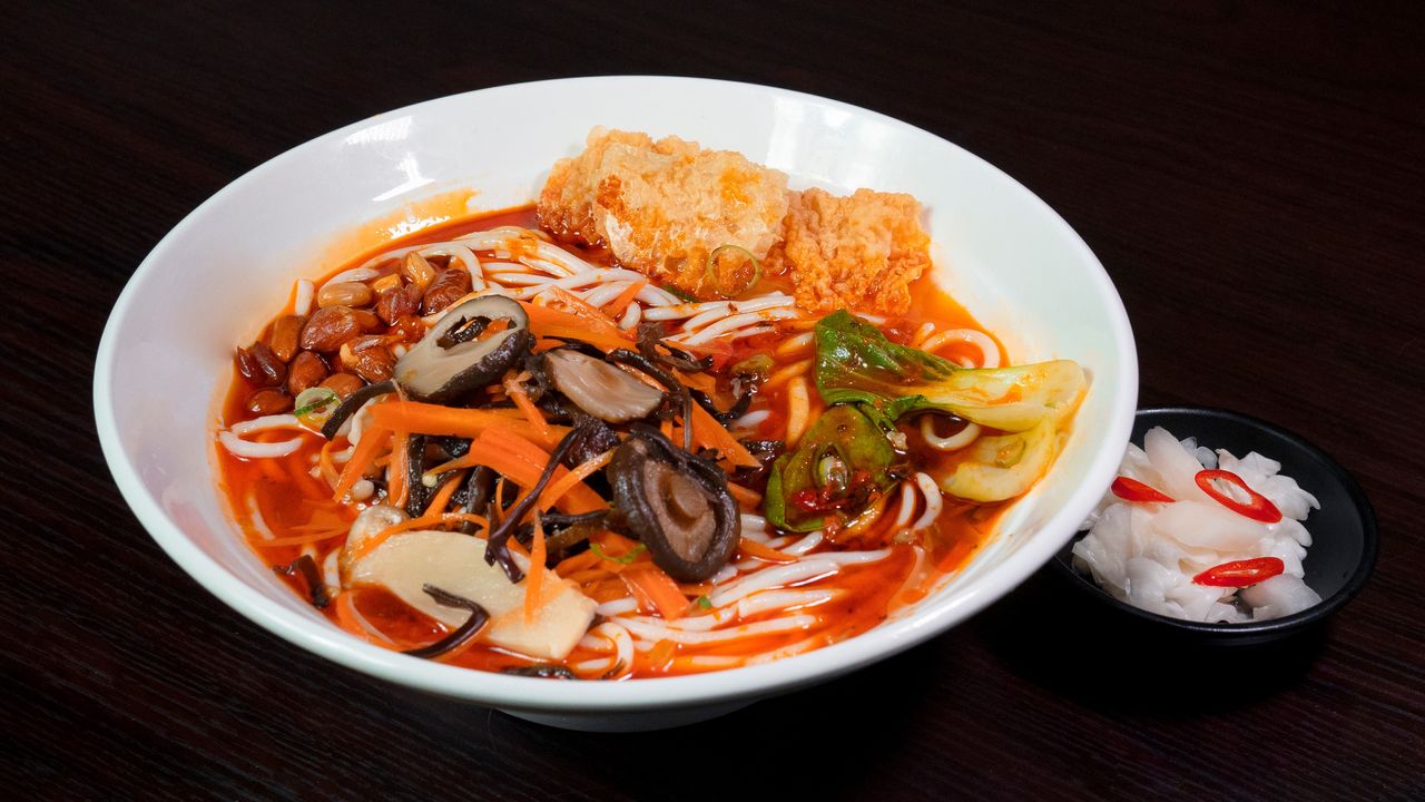 36. Hot & Spicy Vegetarian Rice Noodle in Soup (V)🌶️🌶️酸菜素食湯米粉