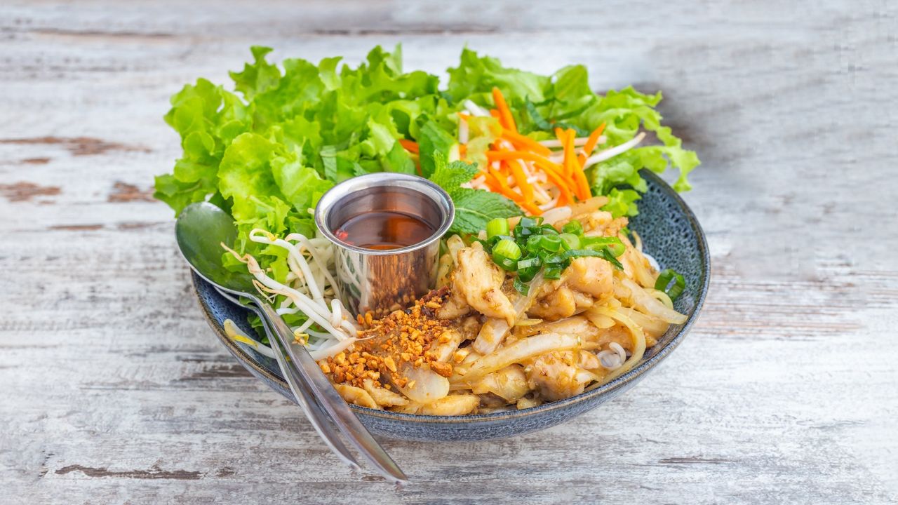 Stir Fried Lemongrass Chicken and Vermicelli