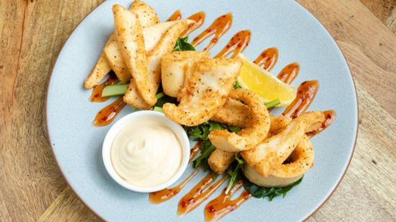 Salt & Pepper Calamari Entree