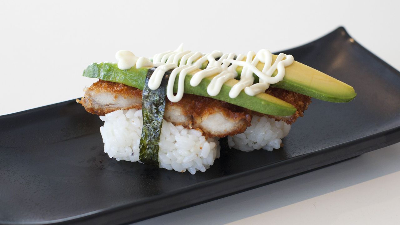 Chicken & Avo (2 Pcs.)