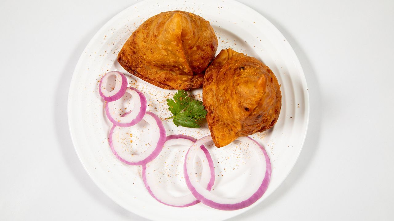 10. Samosa Veg (2 Pcs.)