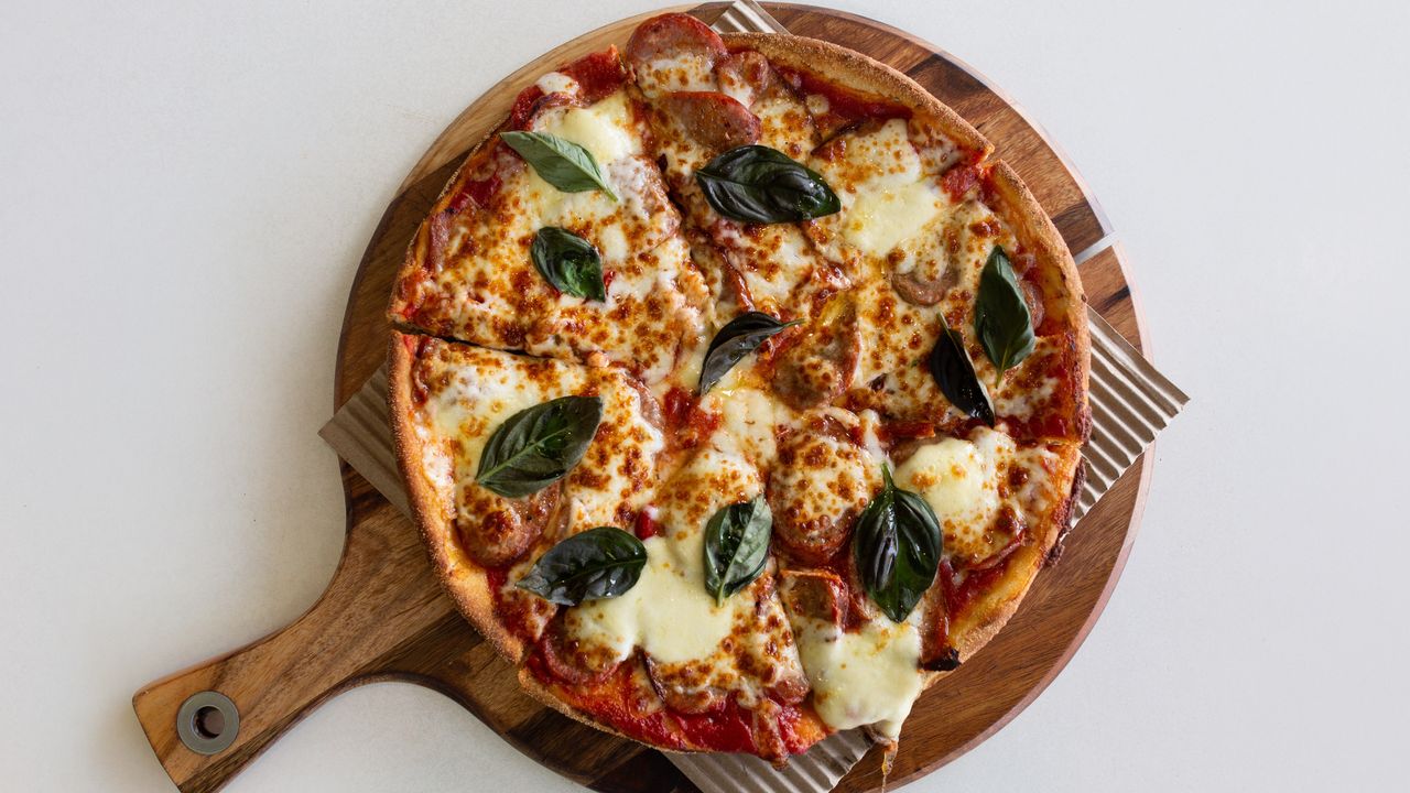 Regular Spicy Sausage & Bocconcini Pizza