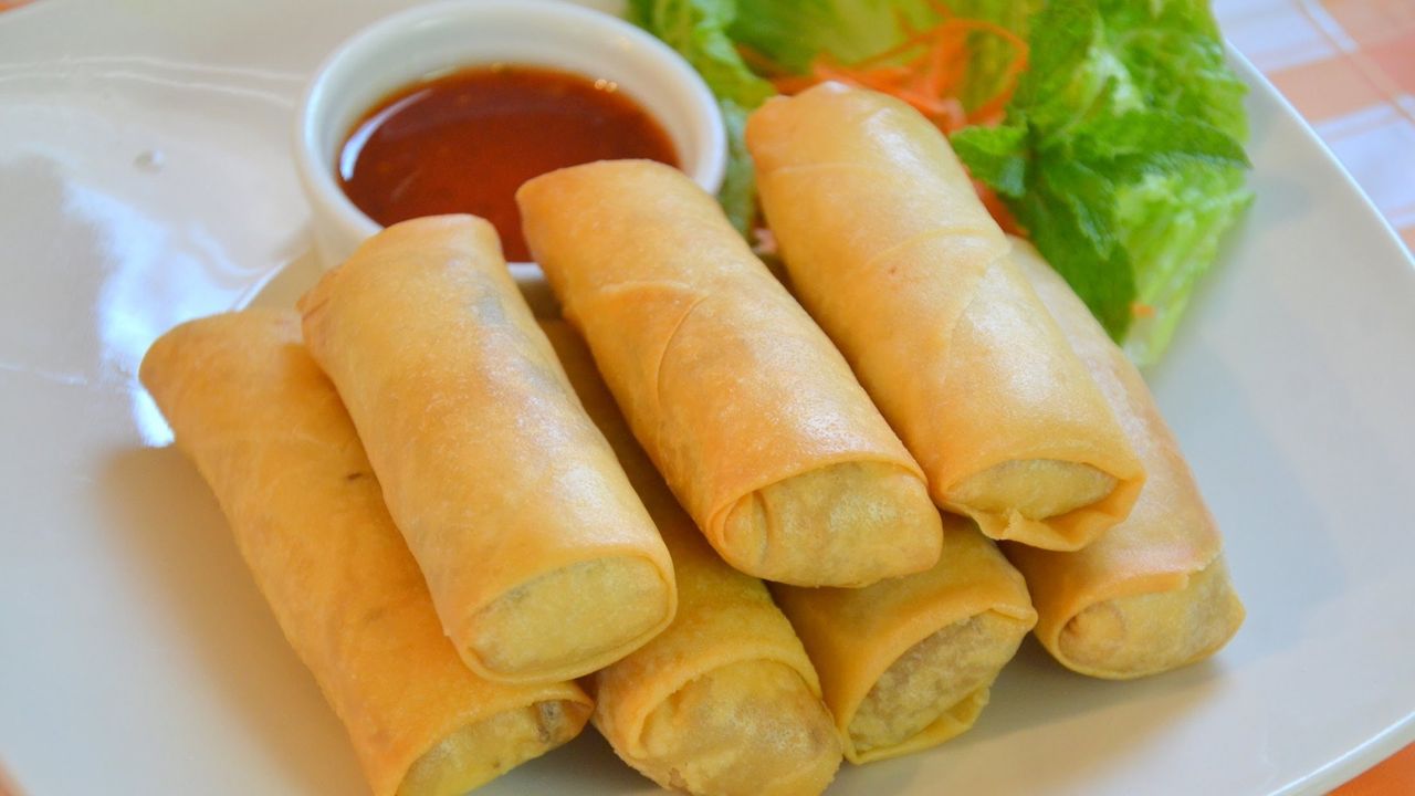 5. Spring Roll (5 Pieces)