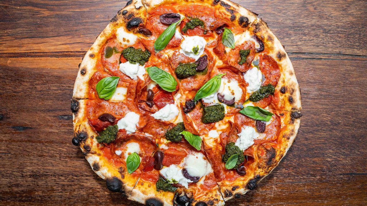 Calabrese D.O.C Pizza