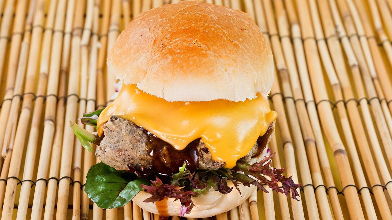 Jerk Between The Buns - Chicken Burger