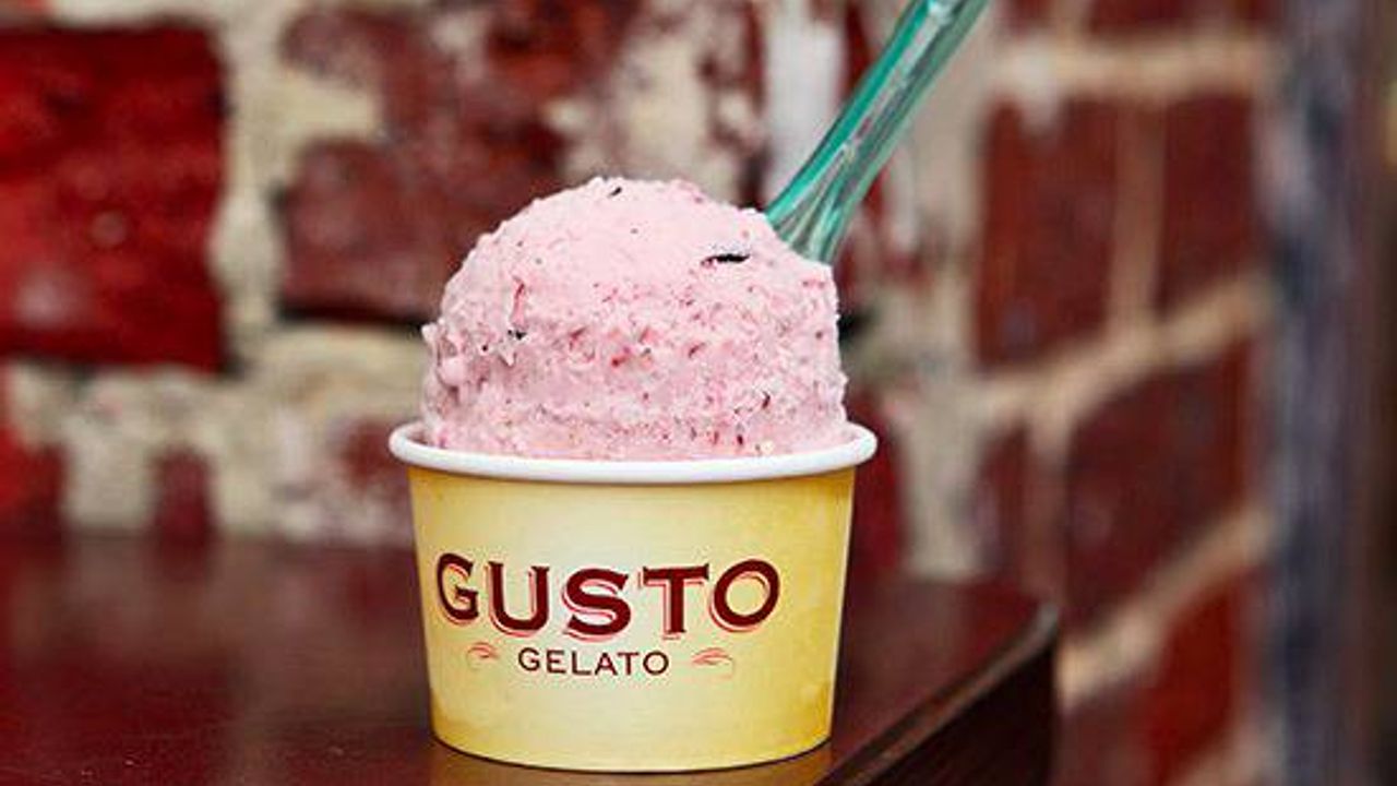 Strawberry with Dark Chocolate Chip