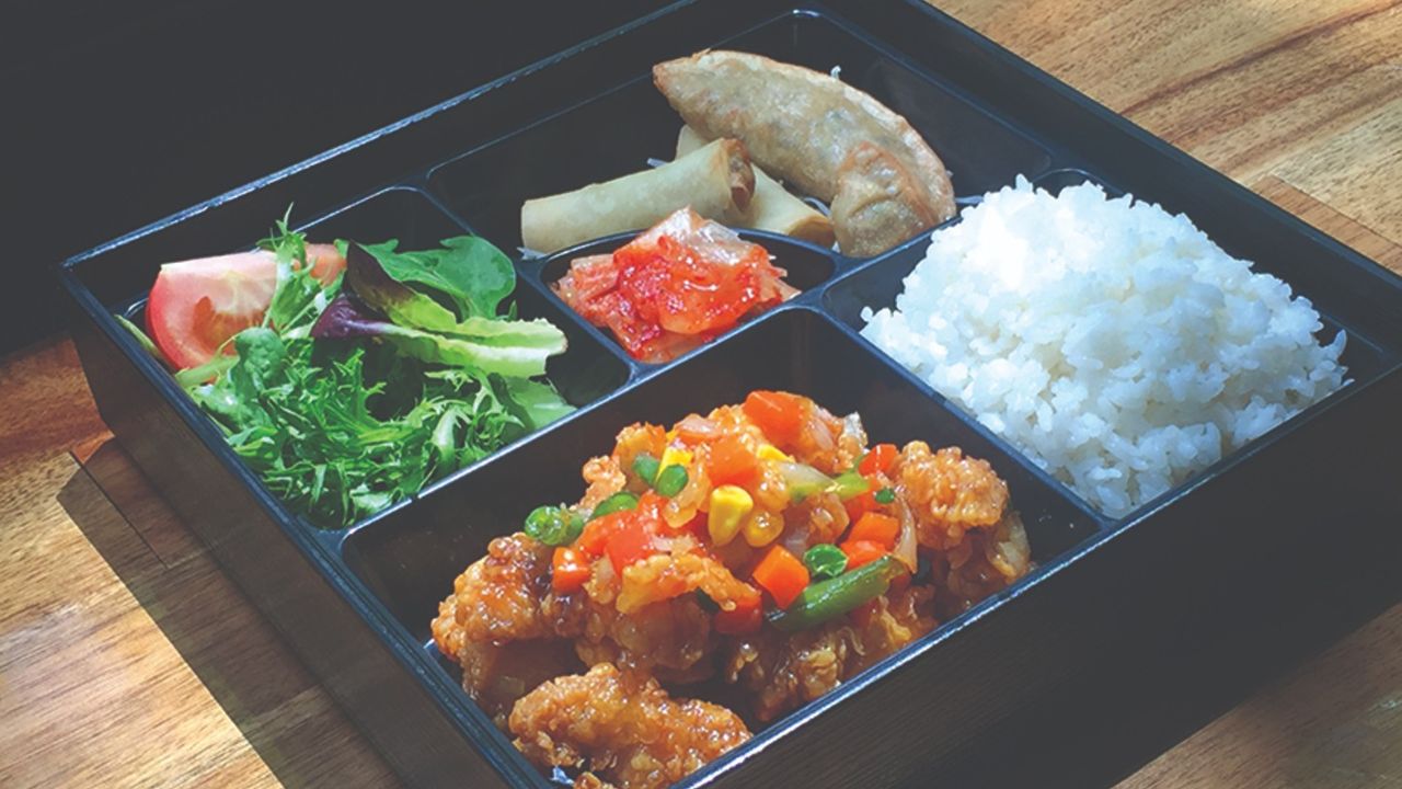 Gganpunggi (Spicy Garlic Fried Chicken) Bento