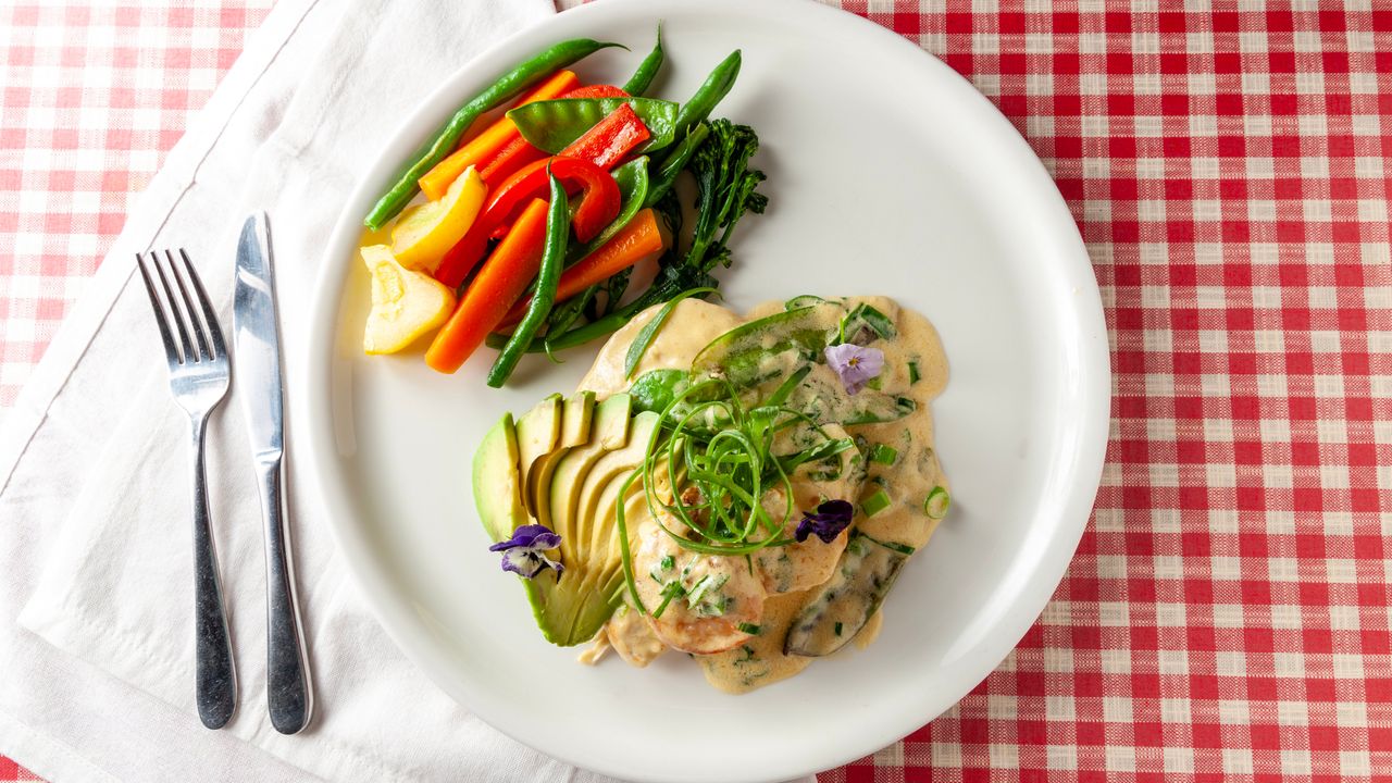 Chicken Prawn Avocado