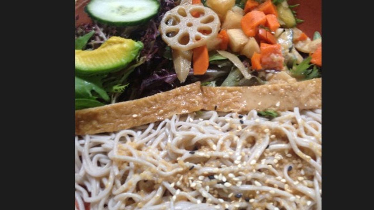 Veggie Soba Salad Bowl