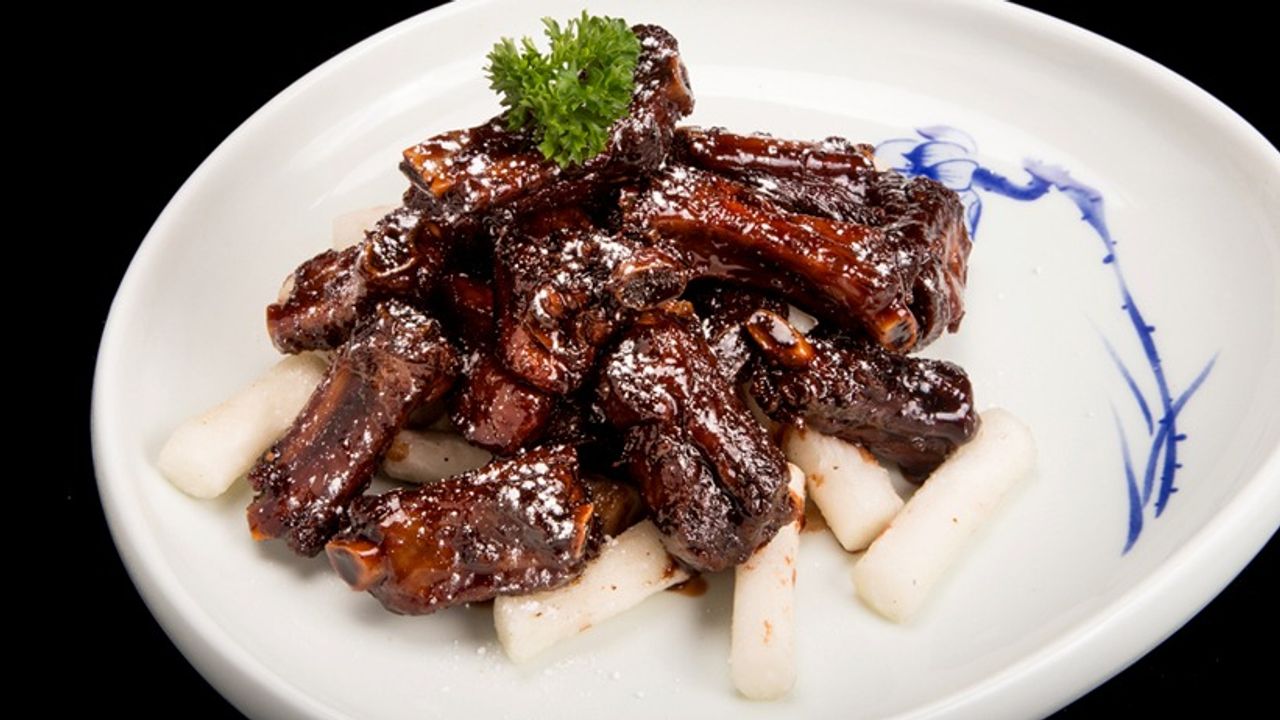 L13. Shanghai Sweet & Sour Pork Rib on Rice Cake